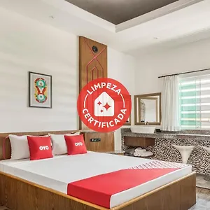 Hotel Oyo Estrela Dalva,